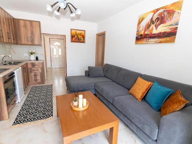 Roel Apartments Sarande Exterior photo